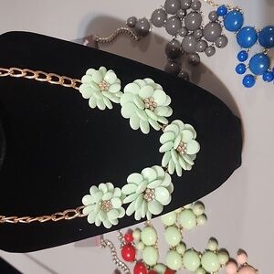 Bundle of 9 necklaces